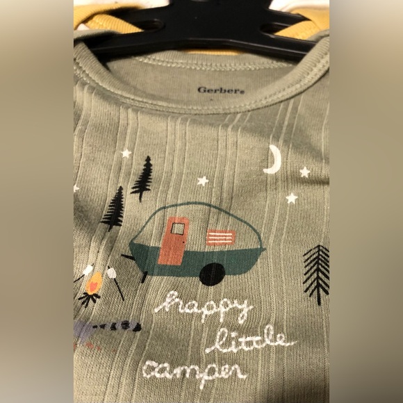 Gerber 3 Pack Of Onesies & Hooded Towel With Three Matching Washcloths all NWT - Picture 5 of 11